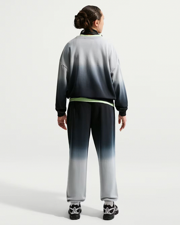 Nike Sportswear Studio
