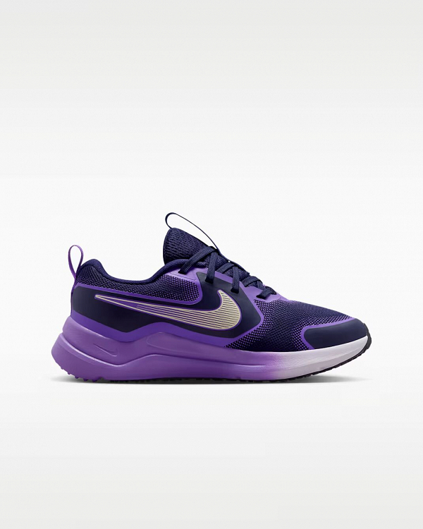 Nike Cosmic Runner Swoosh