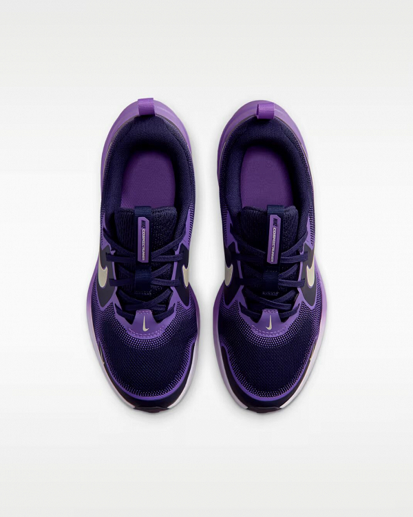 Nike Cosmic Runner Swoosh